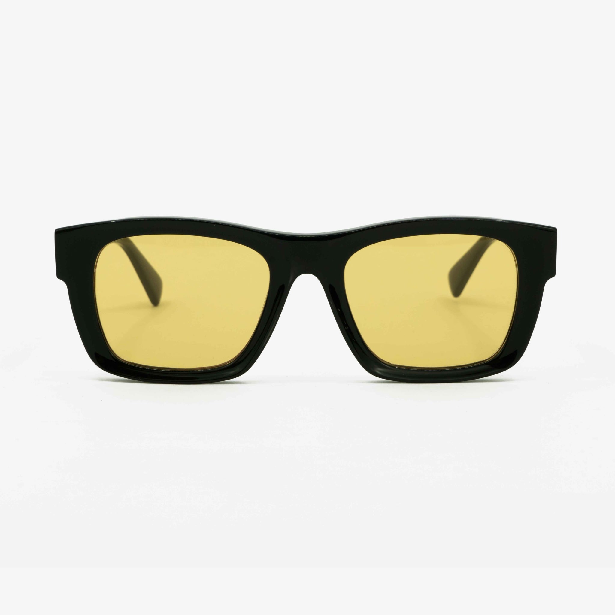 Big sunglasses modern look yellow lenses | MessyWeekend