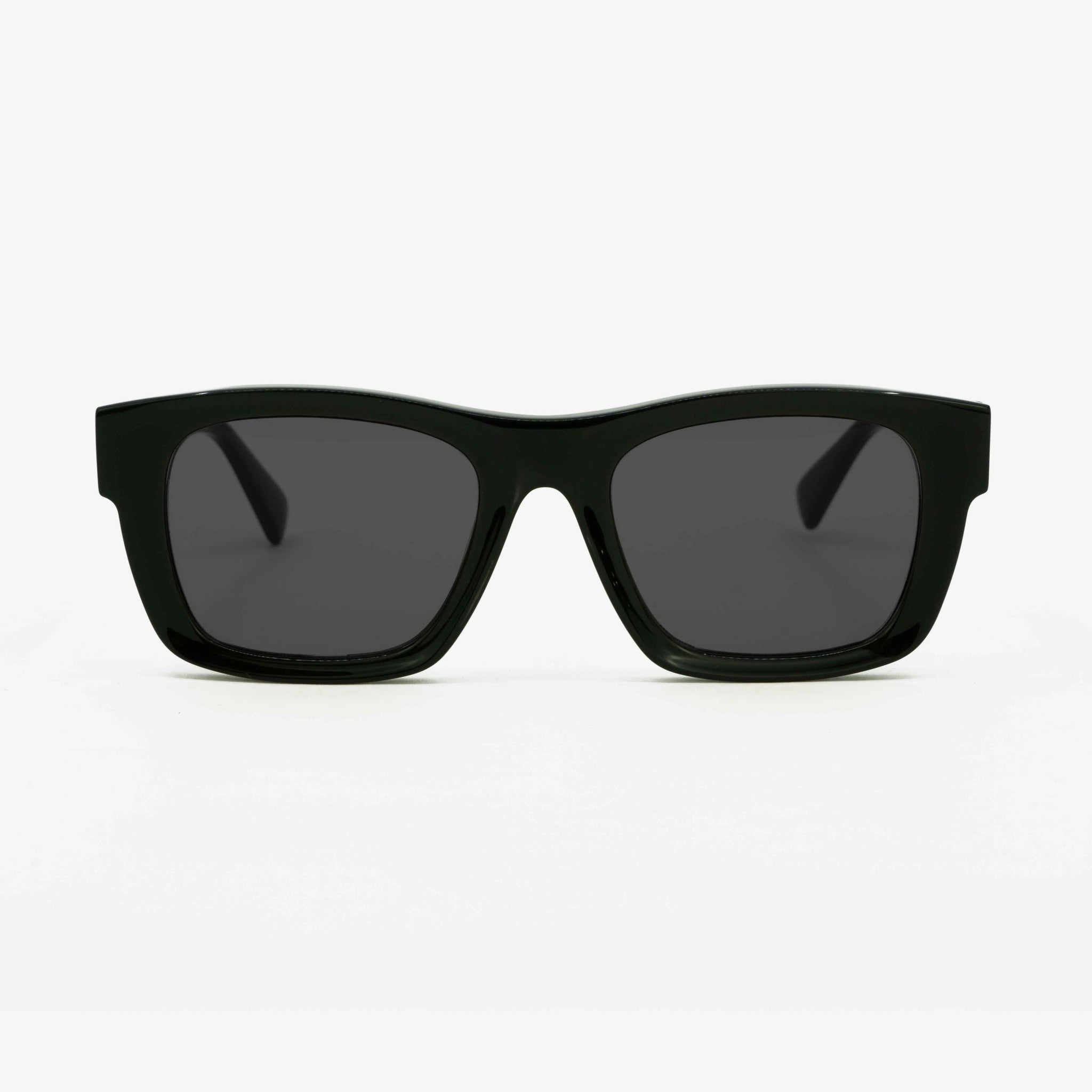 Big sunglasses modern look. black | MessyWeekend